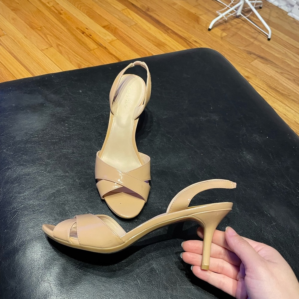 Calvin Klein Lucette Glossy Slingback Kitten pumps Wedding sandals beige 9 shiny